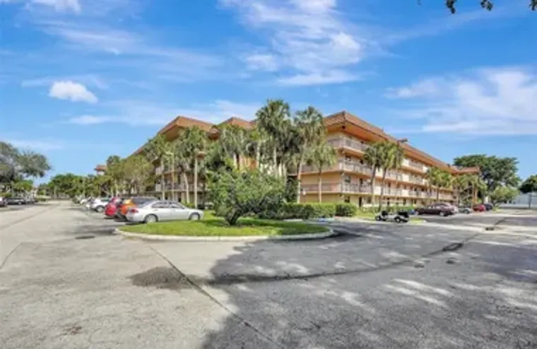 6095 N SABAL PALM BLVD 212, TAMARAC, FL,..., Tamarac, FL 33319