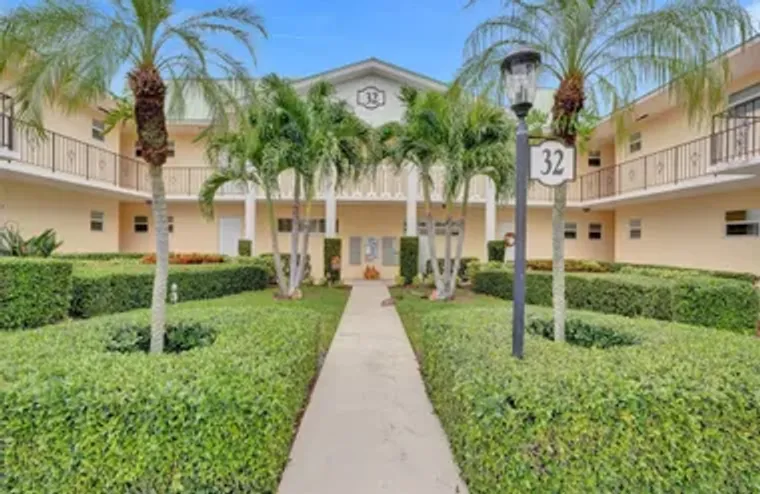 32 COLONIAL CLUB DR APT 202, BOYNTON BEA..., Boynton Beach, FL 33435