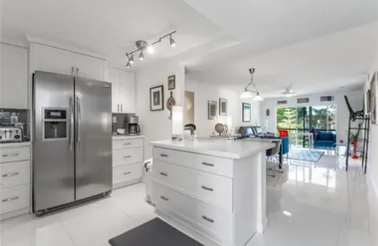 811 S HOLLYBROOK DR 301, PEMBROKE PINES,..., Pembroke Pines, FL 33025