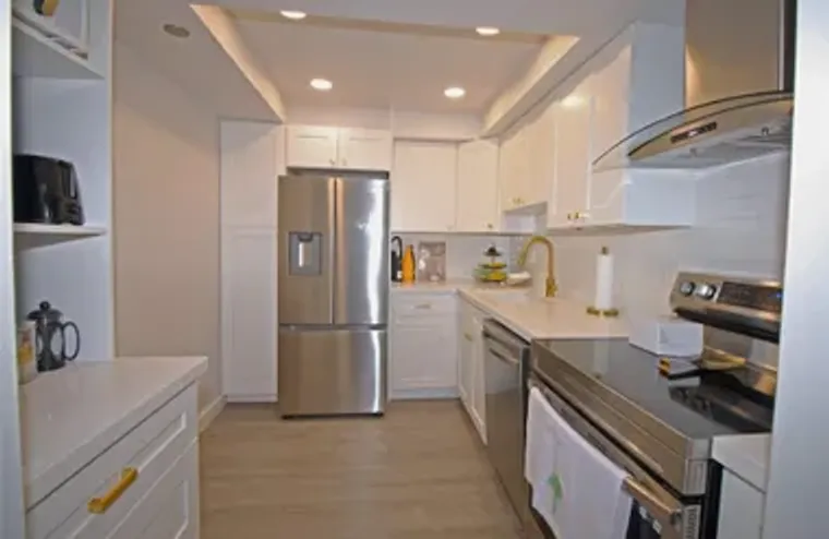 1100 SAINT CHARLES PL 521, PEMBROKE PINE..., Pembroke Pines, FL 33026