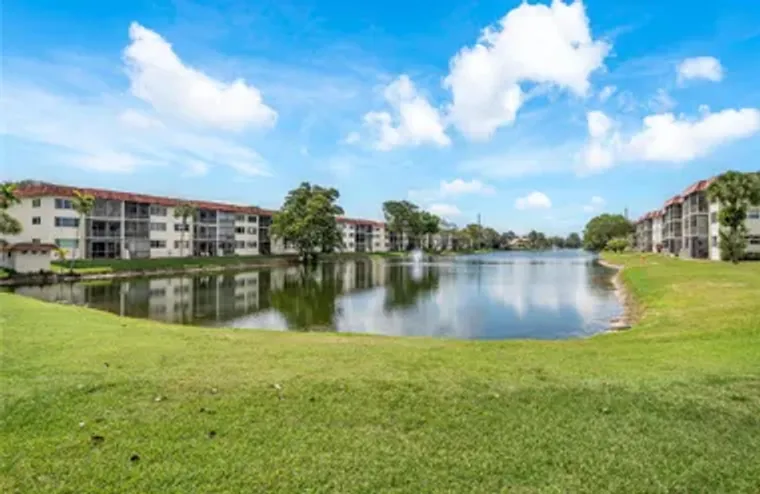 411 S HOLLYBROOK DR APT 203, PEMBROKE PI..., Pembroke Pines, FL 33025