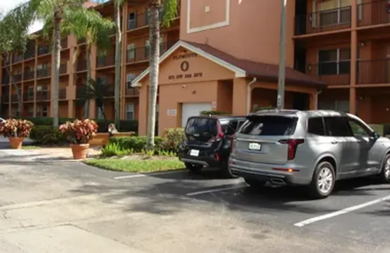 571 SW 142ND AVE APT 106, PEMBROKE PINES..., Pembroke Pines, FL 33027