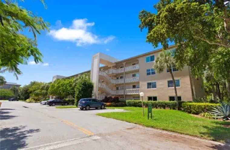 4301 MARTINIQUE CIR C2, COCONUT CREEK, F..., Coconut Creek, FL 33066