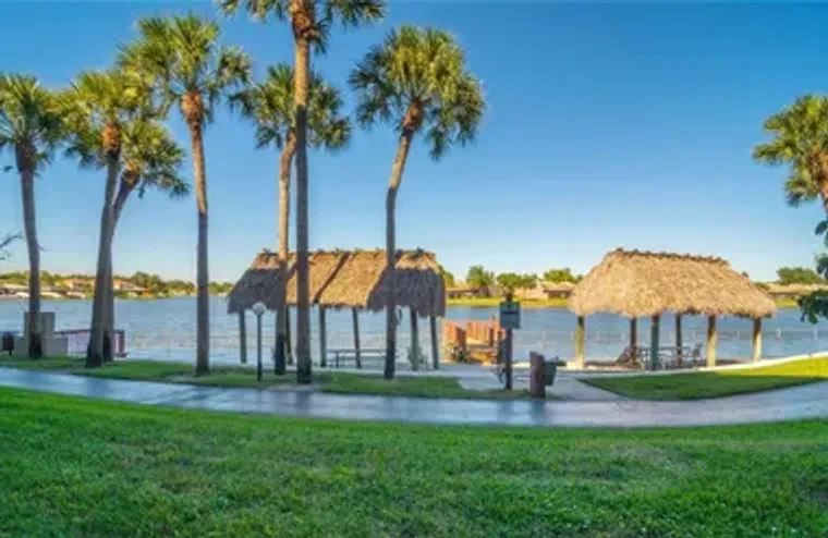 1100 COLONY POINT CIR APT 105, PEMBROKE ..., Pembroke Pines, FL 33026