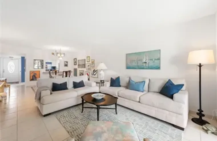 9420 S HOLLYBROOK LAKE DR 109, PEMBROKE ..., Pembroke Pines, FL 33025