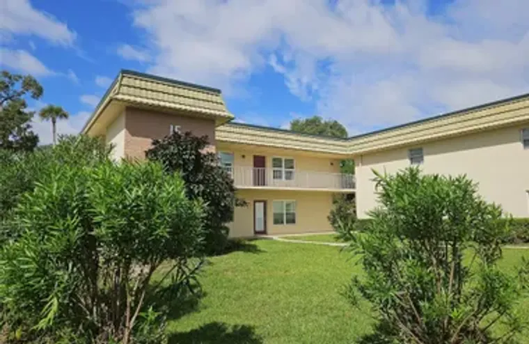 15 VISTA GARDENS TRL APT 206, VERO BEACH..., Vero Beach, FL 32962
