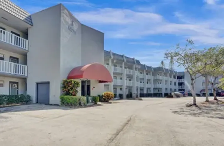 6570 ROYAL PALM BLVD 210J, MARGATE, FL, ..., Margate, FL 33063