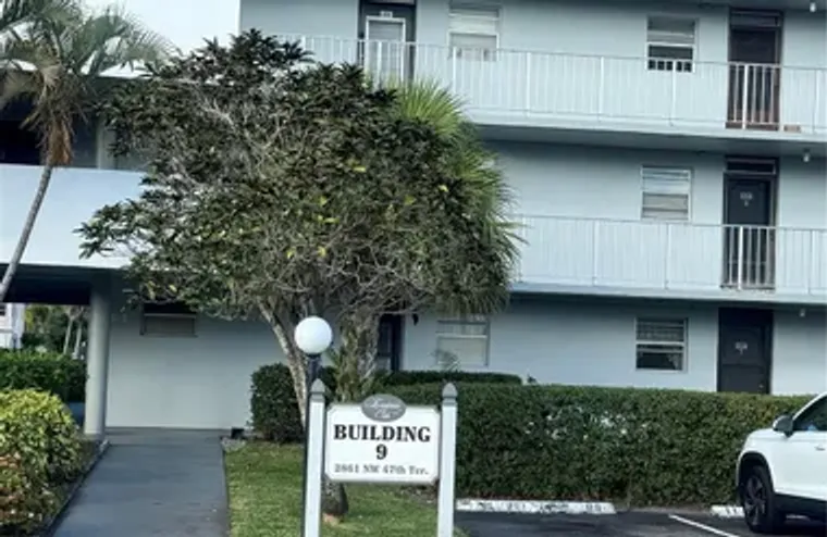 2861 NW 47TH TER 104B, LAUDERDALE LAKES,..., Lauderdale Lakes, FL 33313