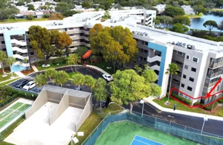 1101 COLONY POINT CIR APT 123, PEMBROKE ..., Pembroke Pines, FL 33026