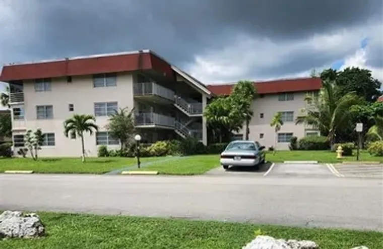2901 NW 47TH TER APT 349, LAUDERDALE LAK..., Lauderdale Lakes, FL 33313
