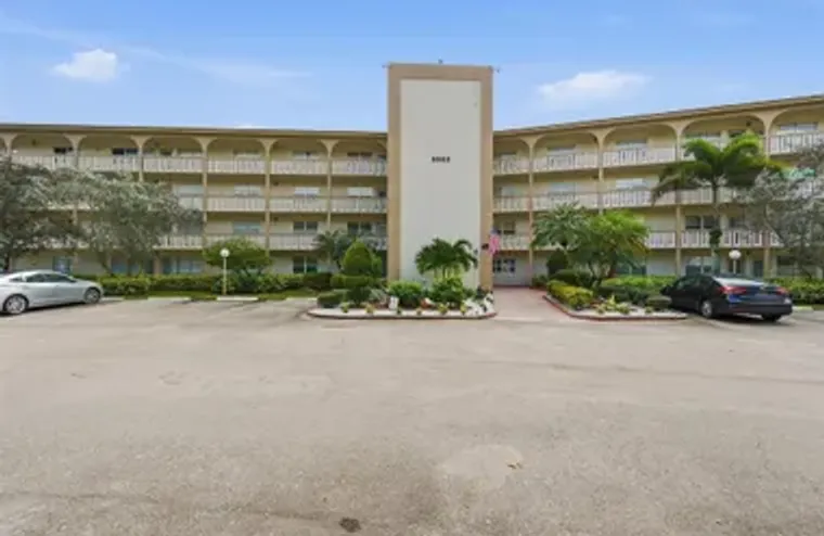 3003 PORTOFINO ISLE B2, COCONUT CREEK, F..., Coconut Creek, FL 33066