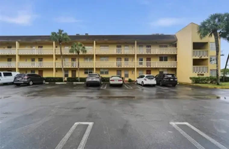 5750 NW 64TH AVE APT 211, TAMARAC, FL, 3..., Tamarac, FL 33319