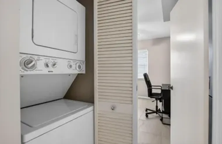 2003 GRANADA DR L4, COCONUT CREEK, FL, 3..., Coconut Creek, FL 33066