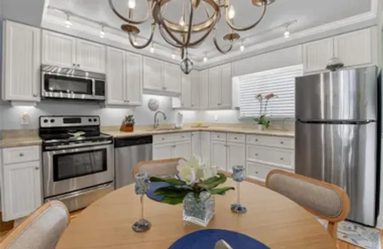 5250 LAS VERDES CIR APT 313, DELRAY BEAC..., Delray Beach, FL 33484