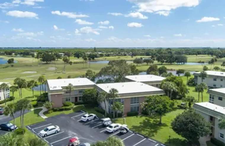 40 VISTA GARDENS TRL 201, VERO BEACH, FL..., Vero Beach, FL 32962