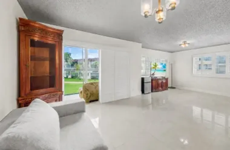 8941 S HOLLYBROOK BLVD 205, PEMBROKE PIN..., Pembroke Pines, FL 33025