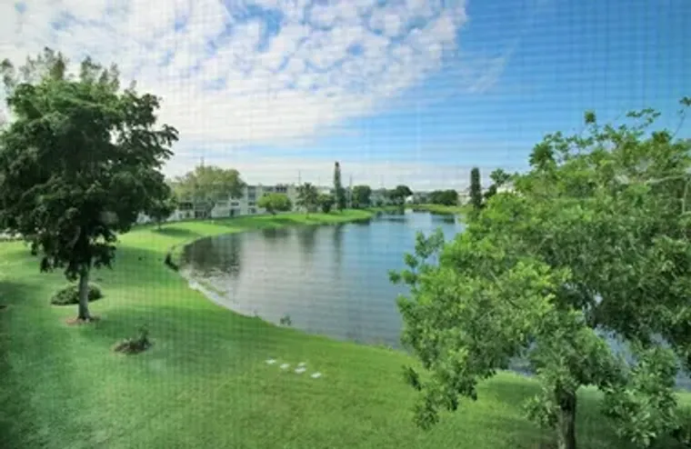 2015 FARNHAM 2015, DEERFIELD BEACH, FL, ..., Deerfield Beach, FL 33442