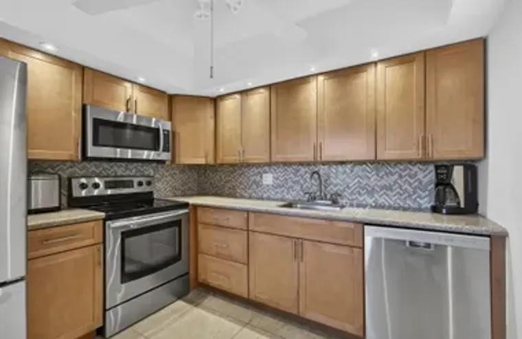 361 WELLINGTON J J, WEST PALM BEACH, FL,..., West Palm Beach, FL 33417