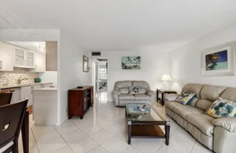 2070 GUILDFORD D D, BOCA RATON, FL, 3343..., Boca Raton, FL 33434