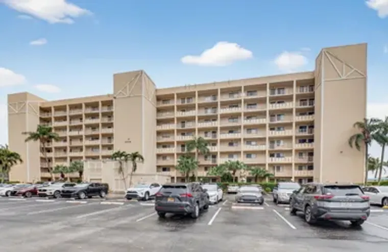 6866 HUNTINGTON LN 607, DELRAY BEACH, FL..., Delray Beach, FL 33446