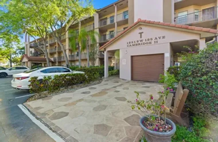 1251 SW 125TH AVE 105-T, PEMBROKE PINES,..., Pembroke Pines, FL 33027