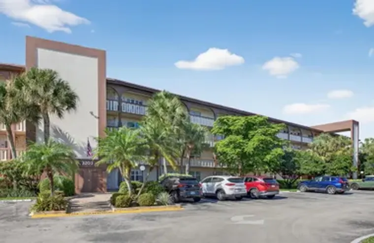 3203 PORTOFINO PT L4, COCONUT CREEK, FL,..., Coconut Creek, FL 33066