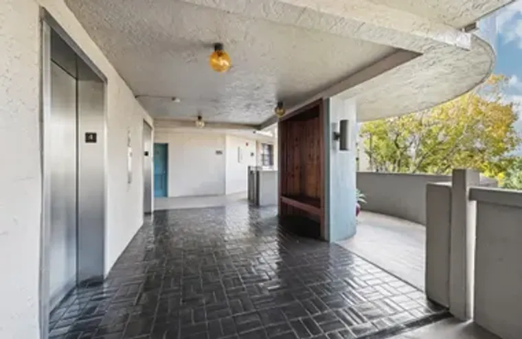 1101 COLONY POINT CIR 404, PEMBROKE PINE..., Pembroke Pines, FL 33026