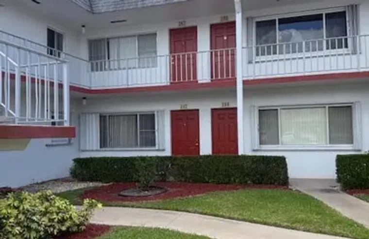 3320 LAKE OSBORNE DR 107, LAKE WORTH BEA..., Lake Worth Beach, FL 33461