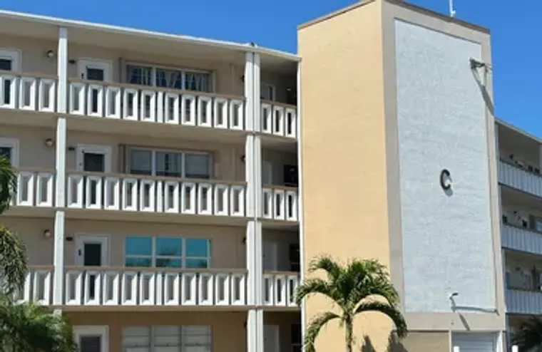 352 SOUTHAMPTON C C, WEST PALM BEACH, FL..., West Palm Beach, FL 33417