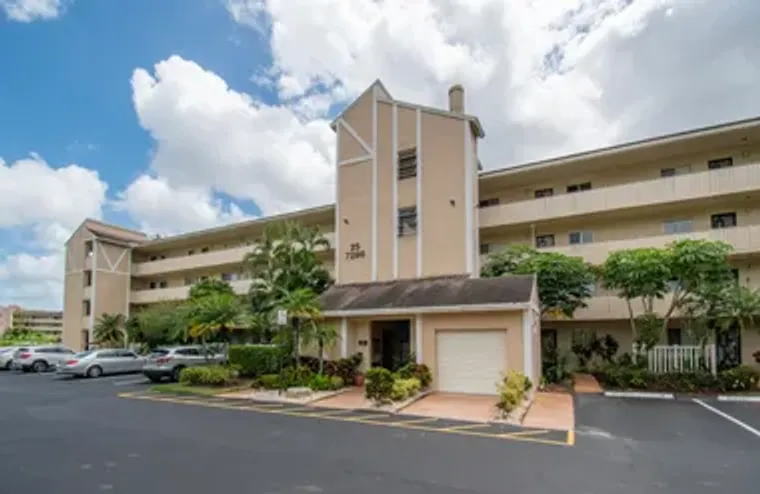 7286 HUNTINGTON LN 408, DELRAY BEACH, FL..., Delray Beach, FL 33446