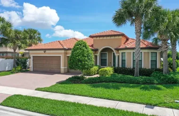 301 SE HUNTINGTON CIR, PORT ST. LUCIE, F..., Port St. Lucie, FL 34984
