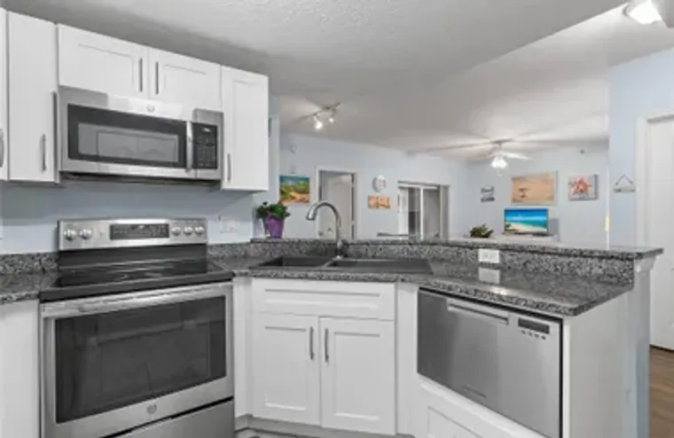 5095 FAIRWAYS CIR 102, VERO BEACH, FL, 3..., Vero Beach, FL 32967