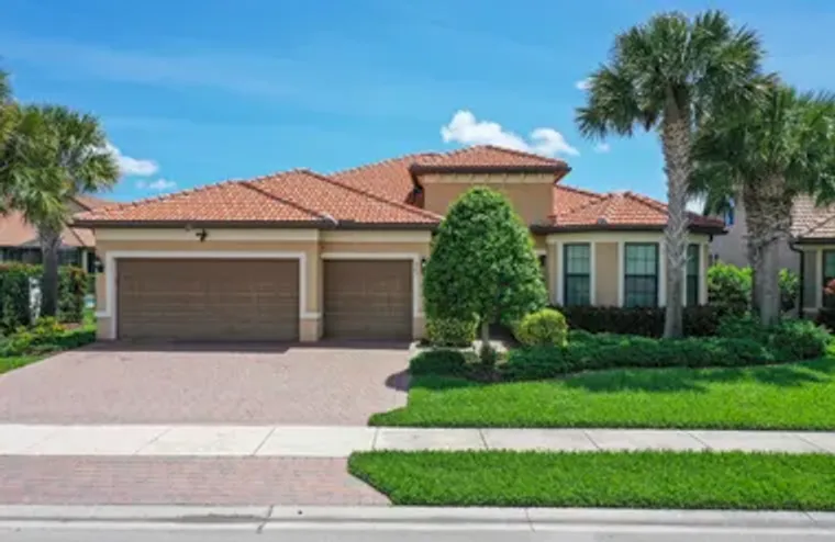 301 SE HUNTINGTON CIR, PORT ST. LUCIE, F..., Port St. Lucie, FL 34984