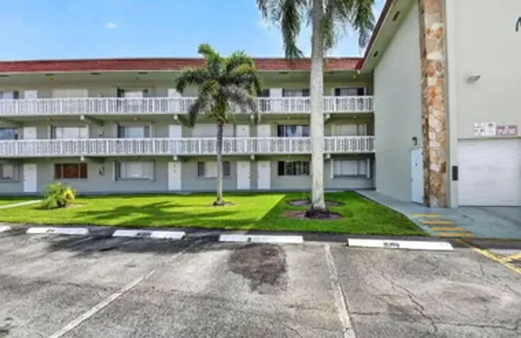 3300 SPRINGDALE BLVD 208, PALM SPRINGS, ..., Palm Springs, FL 33461