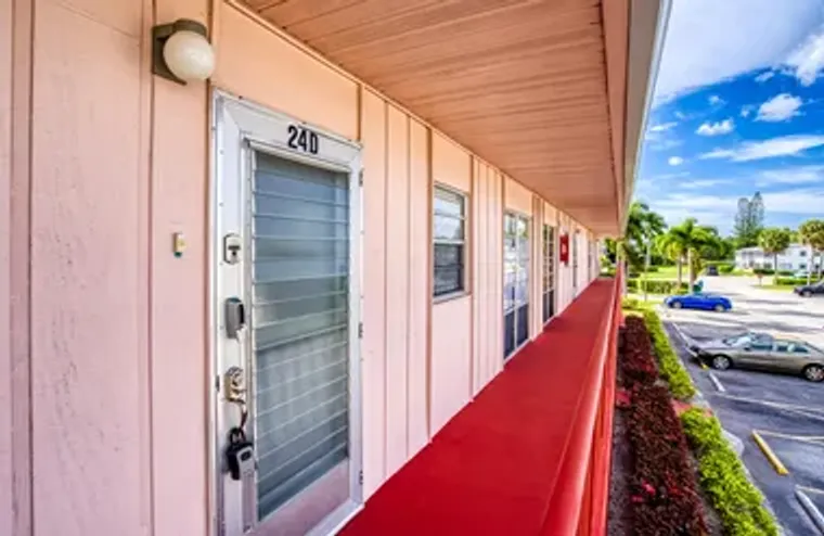 24 GOLFS EDGE D, WEST PALM BEACH, FL, 33..., West Palm Beach, FL 33417