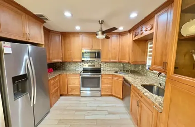 30 PLYMOUTH C C, WEST PALM BEACH, FL, 33..., West Palm Beach, FL 33417