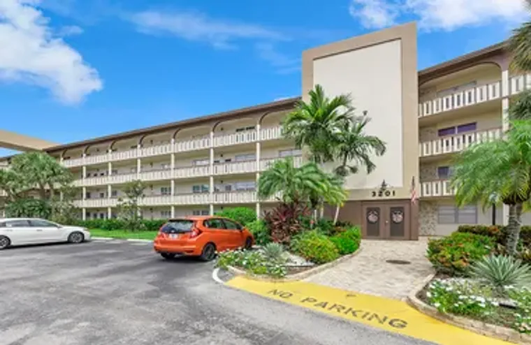 3201 PORTOFINO PT F1, COCONUT CREEK, FL,..., Coconut Creek, FL 33066