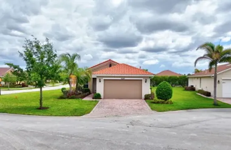 10250 SW SILVERBERRY CT, PORT ST. LUCIE,..., Port St. Lucie, FL 34987