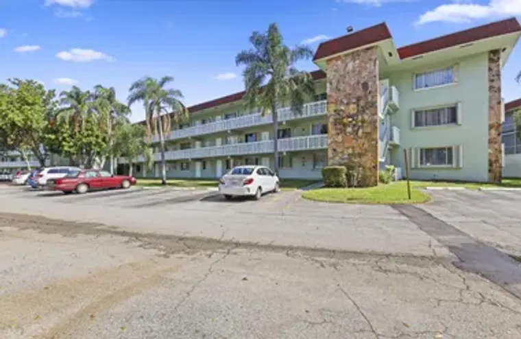 3100 SPRINGDALE BLVD 308, PALM SPRINGS, ..., Palm Springs, FL 33461