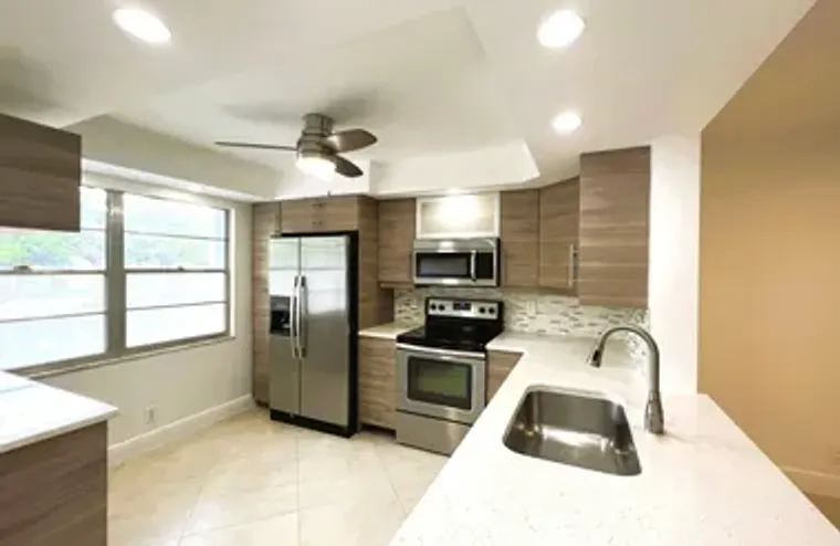 3001 PORTOFINO ISLE E2, COCONUT CREEK, F..., Coconut Creek, FL 33066