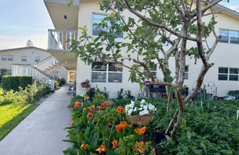 228 CANTERBURY J J, WEST PALM BEACH, FL,..., West Palm Beach, FL 33417