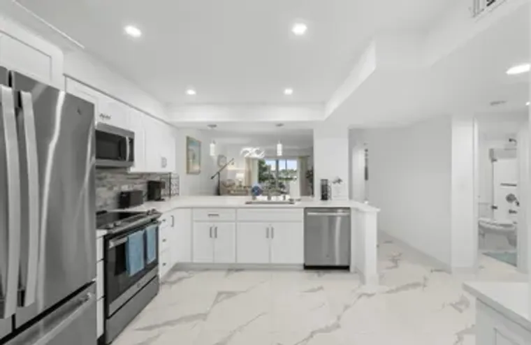 6936 HUNTINGTON LN 302, DELRAY BEACH, FL..., Delray Beach, FL 33446