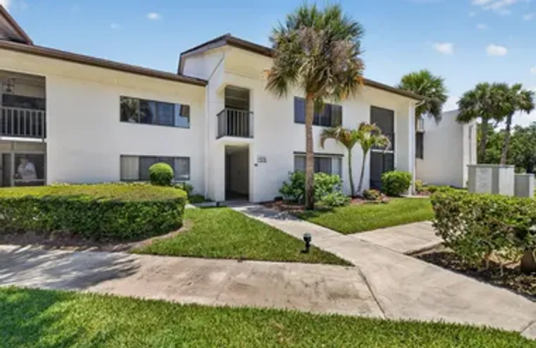 3500 TWIN LAKES TER 202, FORT PIERCE, FL..., Fort Pierce, FL 34951