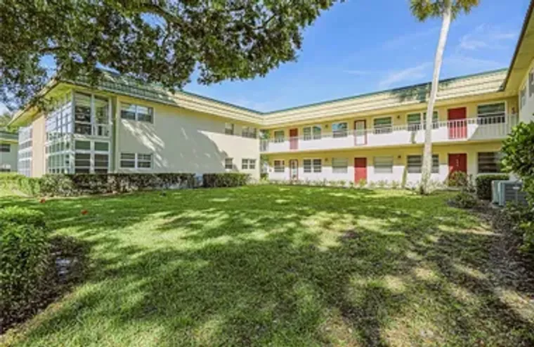 3 VISTA GARDENS TRL 203, VERO BEACH, FL,..., Vero Beach, FL 32962