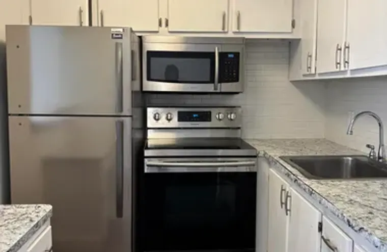 218 WINDSOR J J, WEST PALM BEACH, FL, 33..., West Palm Beach, FL 33417