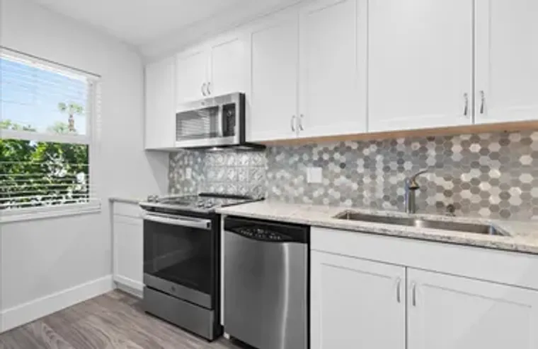 178 LAKE SUSAN LN, WEST PALM BEACH, FL, ..., West Palm Beach, FL 33411