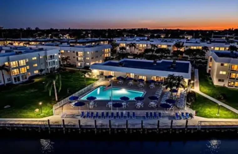 18 COLONIAL CLUB DR 200, BOYNTON BEACH, ..., Boynton Beach, FL 33435