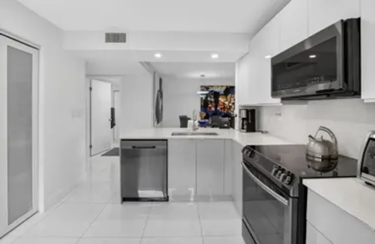 15401 PEMBRIDGE AVE 15, DELRAY BEACH, FL..., Delray Beach, FL 33484