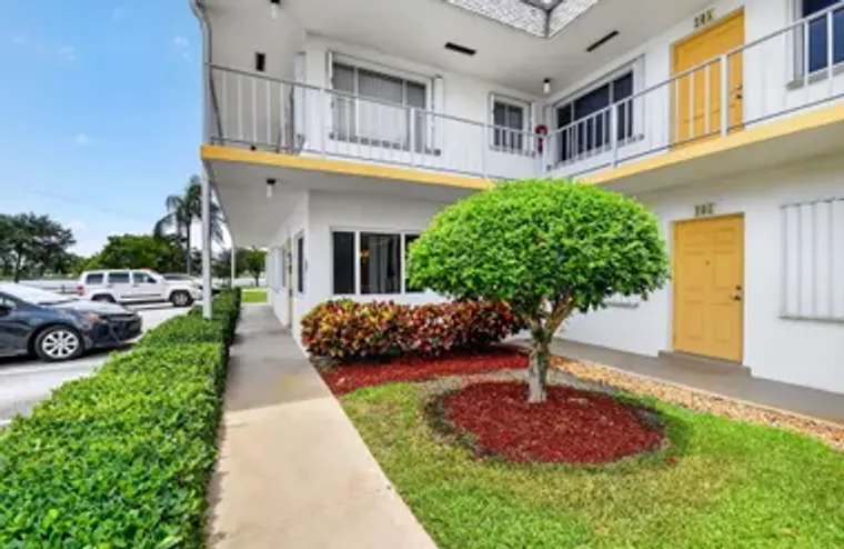 3240 LAKE OSBORNE DR 104, LAKE WORTH BEA..., Lake Worth Beach, FL 33461