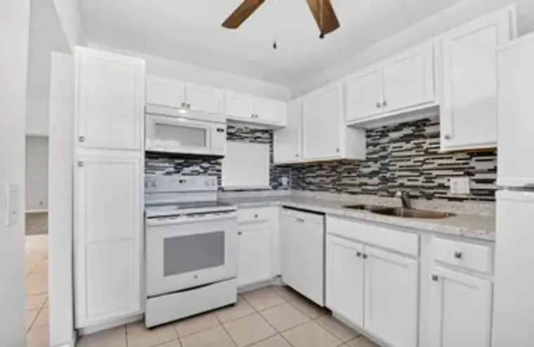 201 OXFORD 600 600, WEST PALM BEACH, FL,..., West Palm Beach, FL 33417